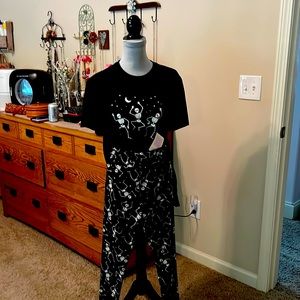 Lularoe Halloween top with skeletons and Halloween leggings to match